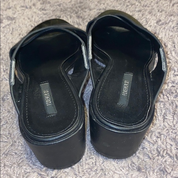 Chunky heel sandal - Picture 3 of 3